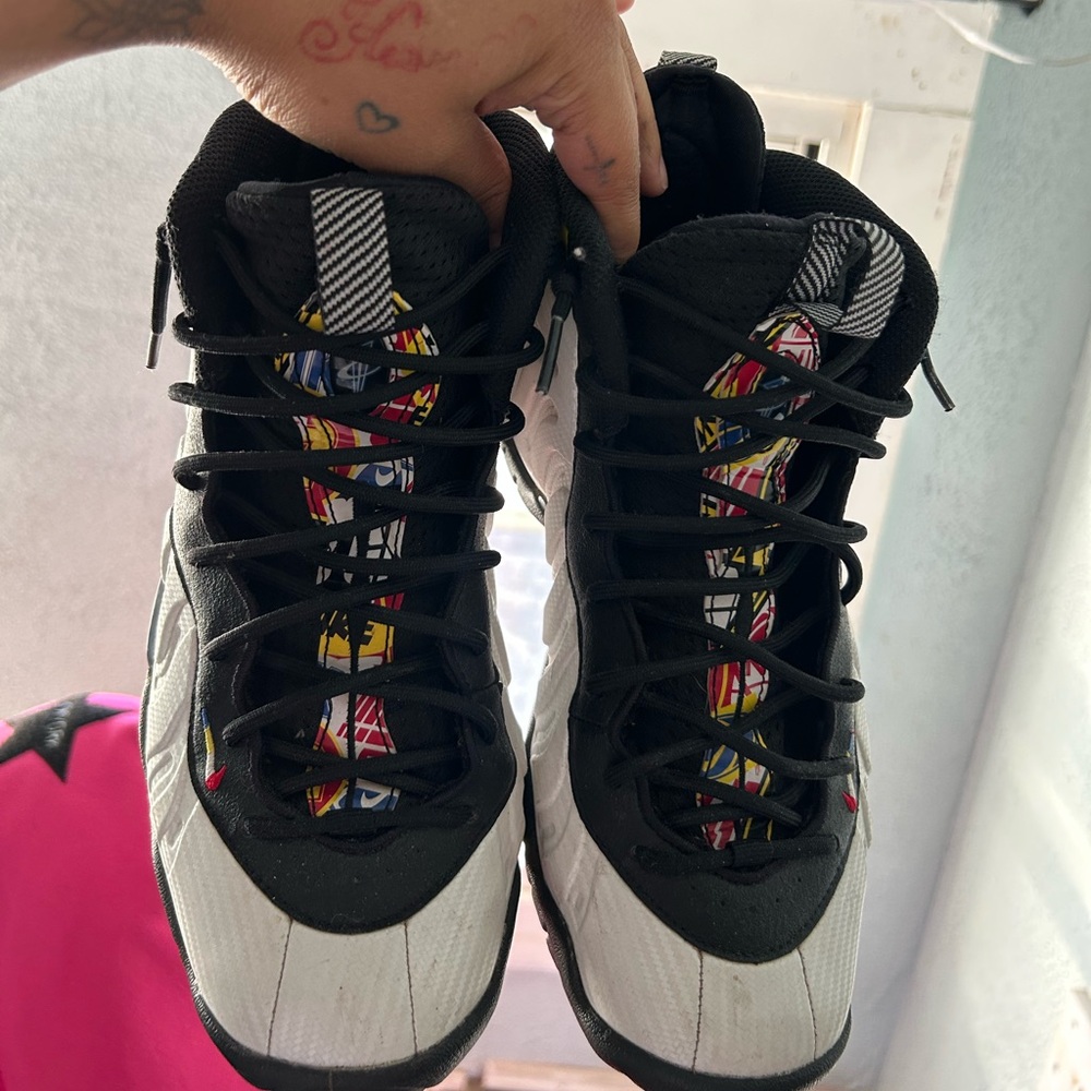 Stylish Black and White Women's Sneakers